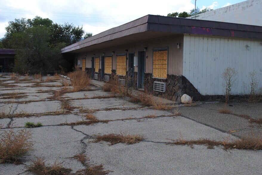 More Photos Of 560 6th St, Wells Hotel For Sale