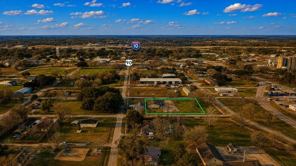 More Photos Of 4206 2nd 1/2 St, Brookshire Office For Sale
