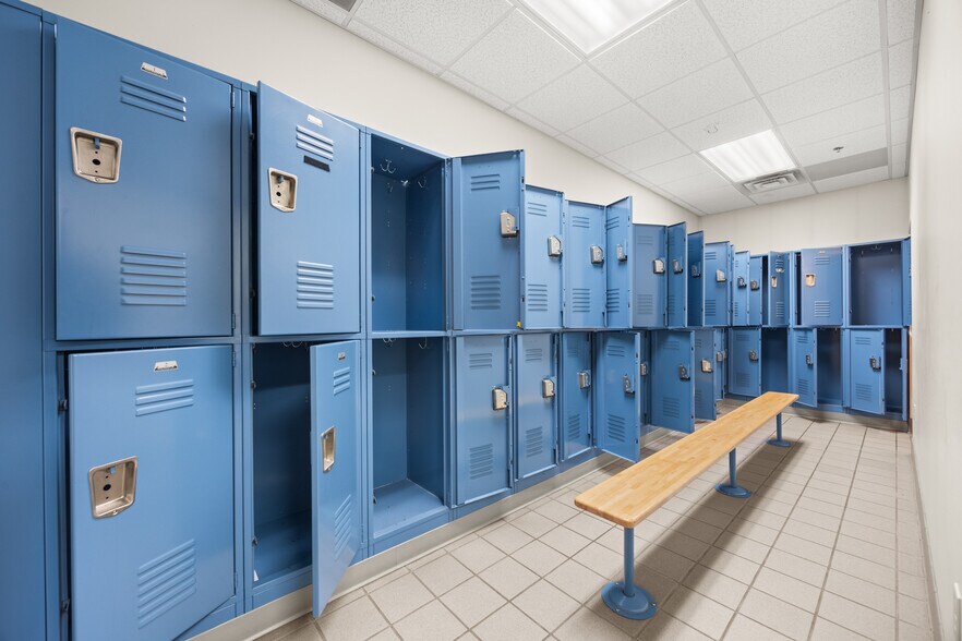 More Photos Of 501 N Main St, Wilmington Warehouse For Lease