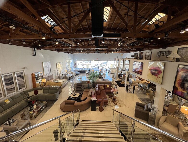 More Photos Of 757 N La Brea Ave, Los Angeles Storefront For Lease