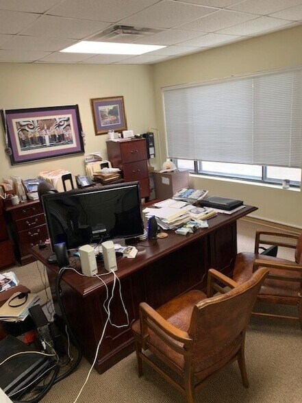 More Photos Of 12562 S Harrells Ferry Rd, Baton Rouge Office For Sale