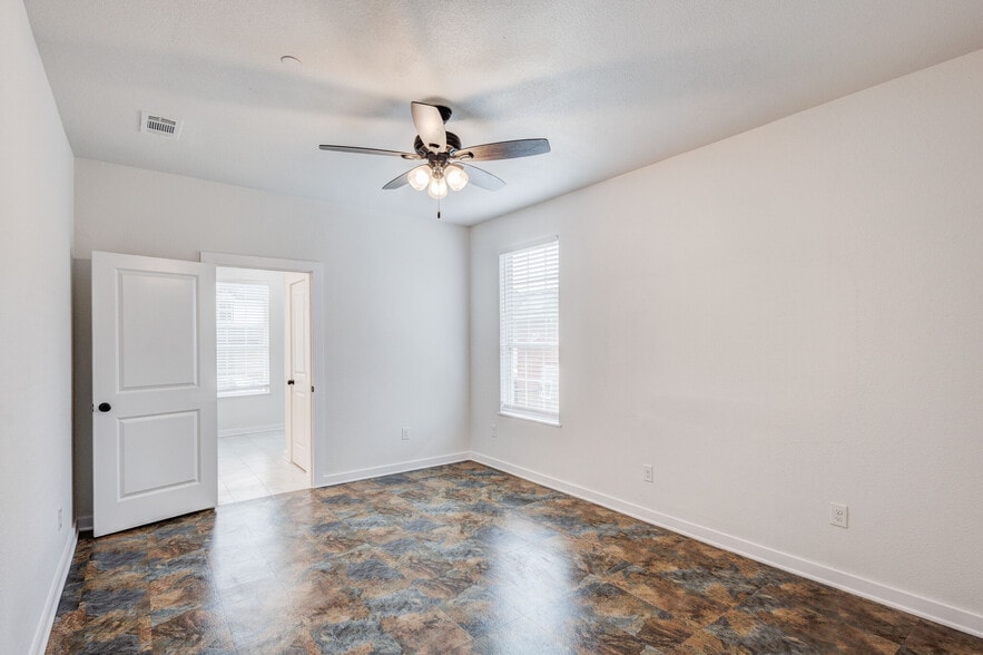 More Photos Of 3202 Wexford Dr, Garland Multifamily For Sale