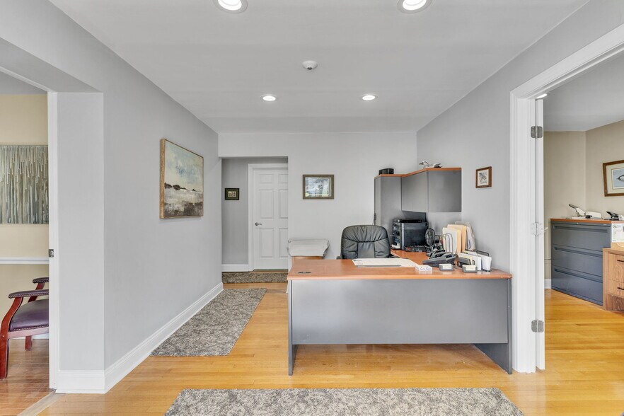 More Photos Of 9279 Kings Hwy, King George Loft Creative Space For Sale