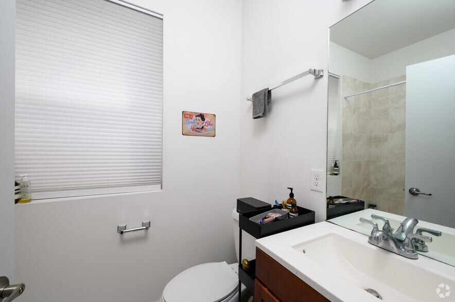 More Photos Of 521 N 34th St, Philadelphia Apartments For Sale