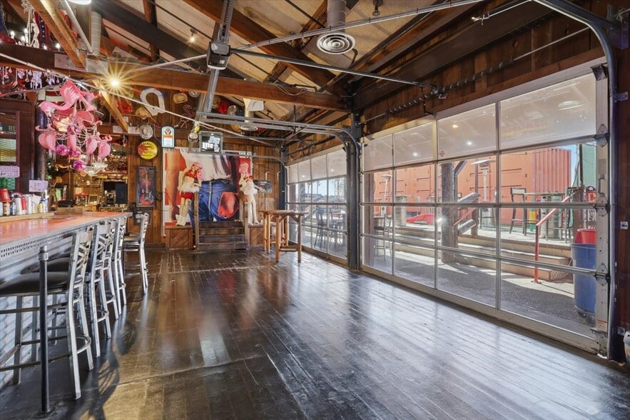More Photos Of 3330 N Academy Blvd, Colorado Springs Bar For Sale