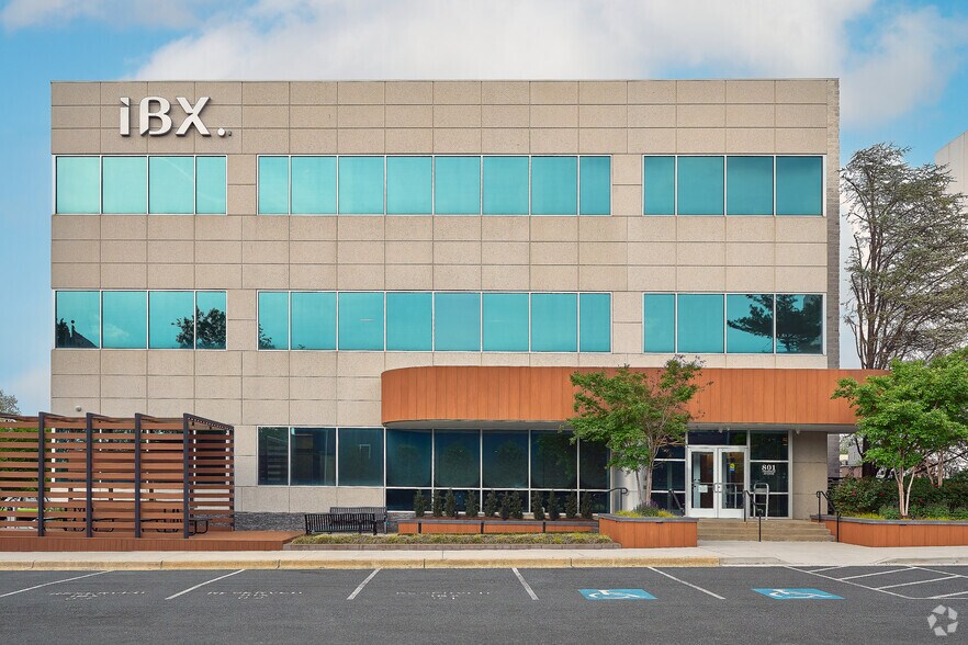 More Photos Of 801 Thompson Ave, Rockville Office For Lease