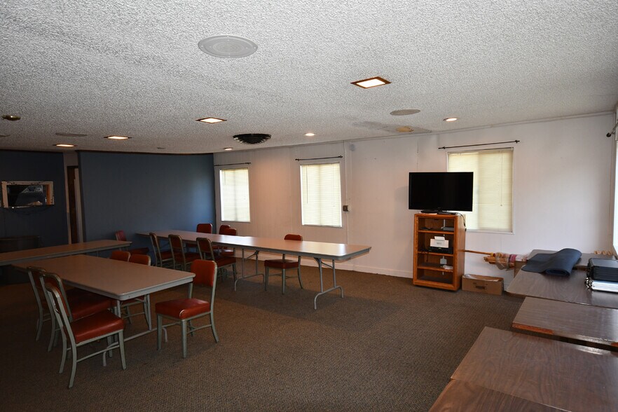 More Photos Of 2620 W 2nd St, The Dalles Restaurant For Sale