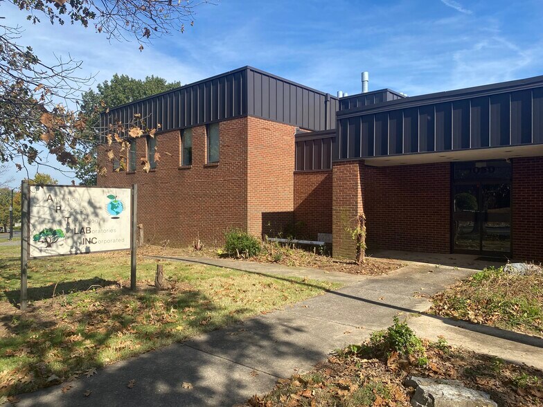 More Photos Of 1050 Spring St, Wyomissing Medical For Lease
