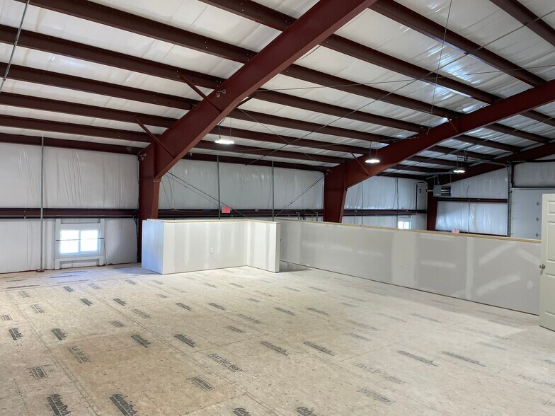 More Photos Of 111 Hopkins Hill Rd, West Greenwich Flex For Lease