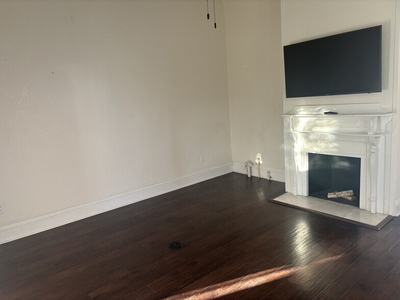 More Photos Of 117 S French Ave, Sanford Restaurant For Lease