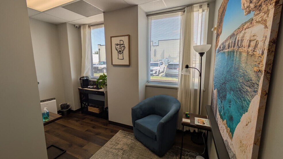 More Photos Of 1130 Beachview St, Dallas Medical For Lease