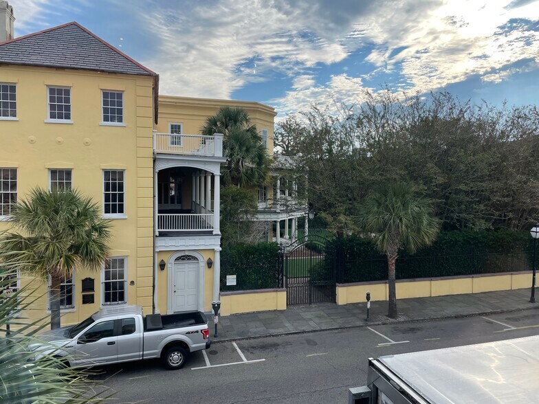 More Photos Of 463 King St, Charleston Storefront Retail Office For Lease