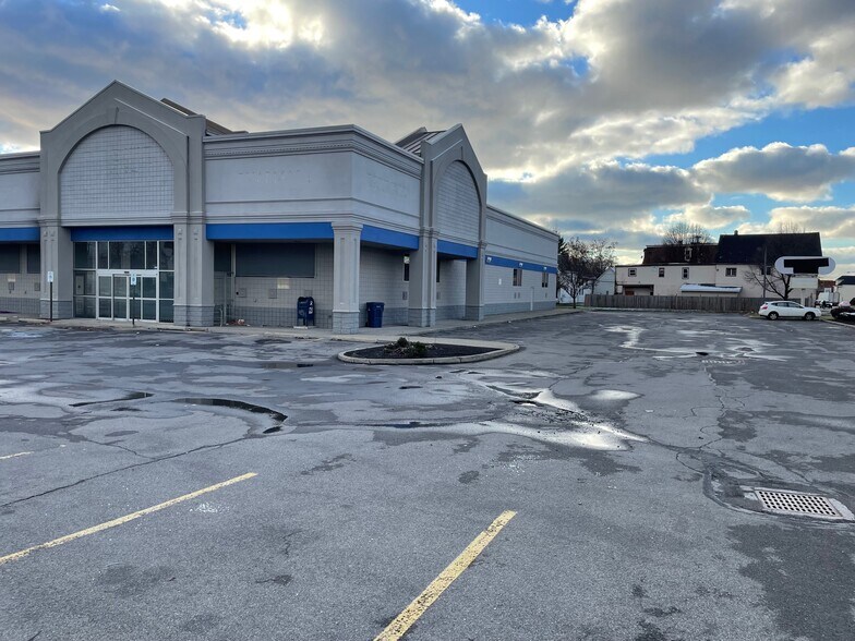 More Photos Of 1625 Broadway St, Buffalo General Retail For Sale