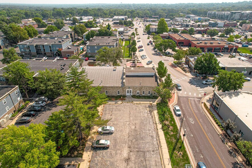More Photos Of 7400 W 79th St, Overland Park Freestanding For Lease