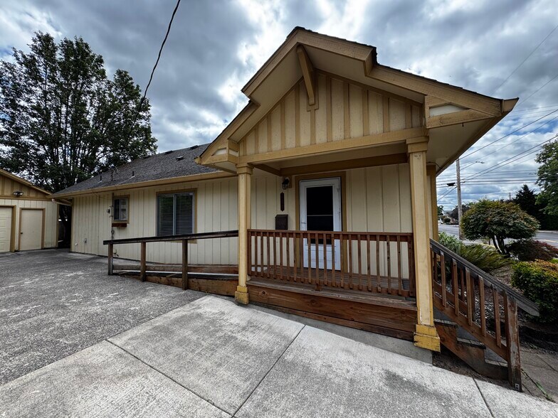 More Photos Of 612 NE 2nd Ave, Camas Office Residential For Sale