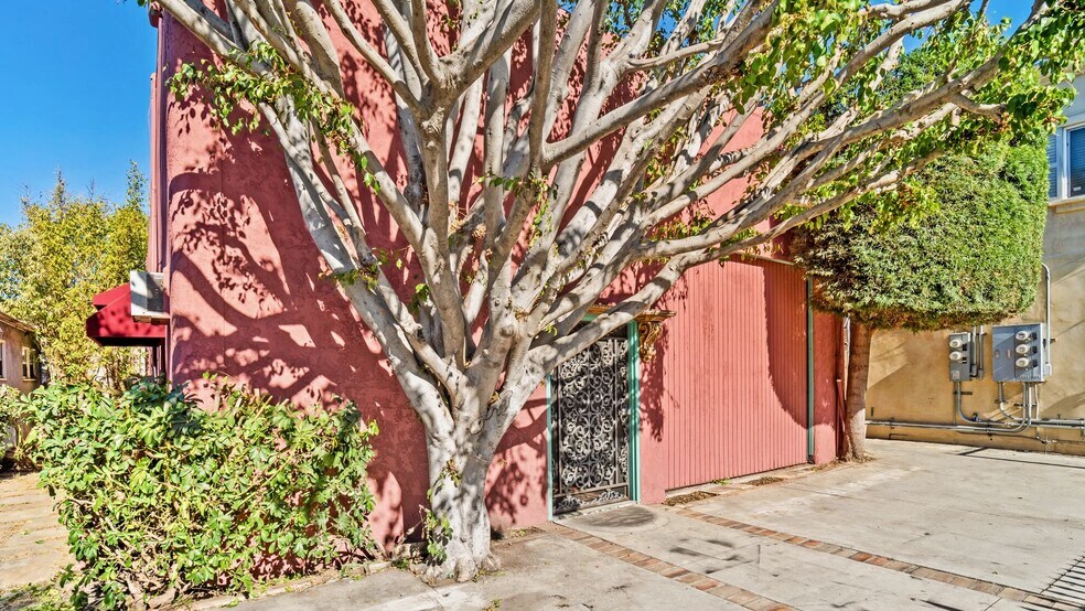 More Photos Of 4635 E Anaheim St, Long Beach Office Residential For Sale