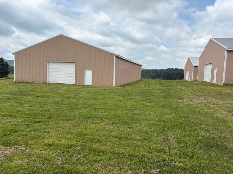 More Photos Of 2745 Shadyside Rd, Findley Lake Marina For Sale