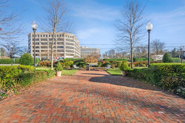 More Photos Of 1950 Old Gallows Rd, Vienna Office For Lease