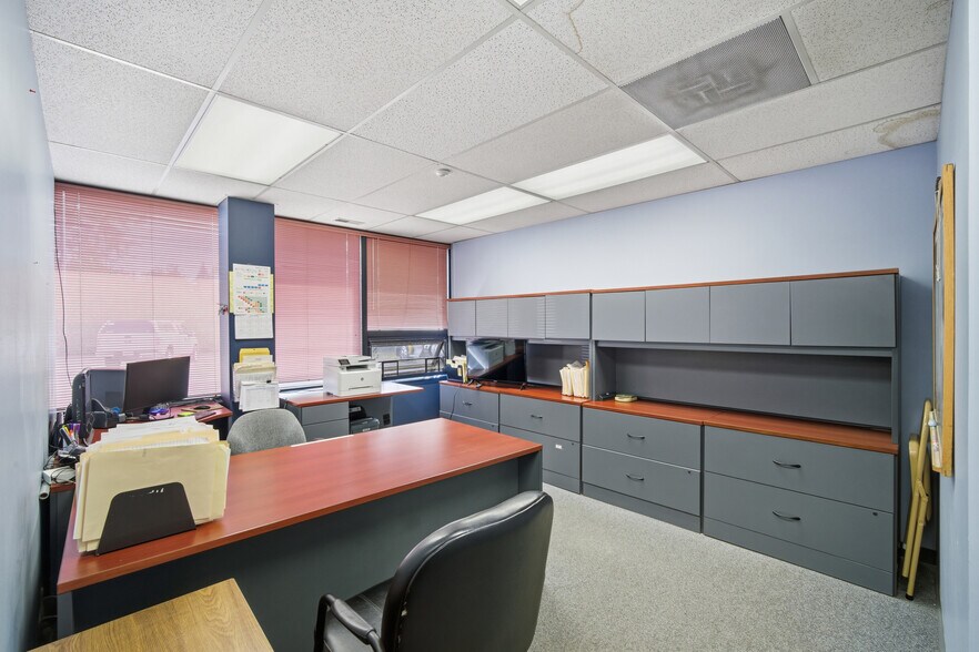 More Photos Of 800 S Milwaukee Ave, Wheeling Flex For Lease