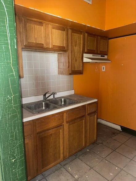 More Photos Of 7530 S Phillips Ave, Chicago Apartments For Sale