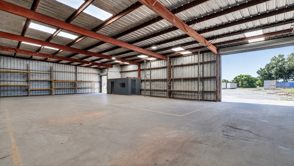 More Photos Of 3145 US Highway 92 E, Lakeland Warehouse For Lease