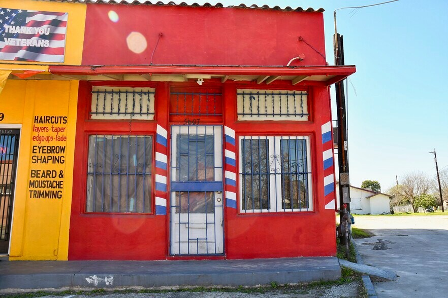 More Photos Of 5607-5611 S Flores St, San Antonio Storefront For Sale