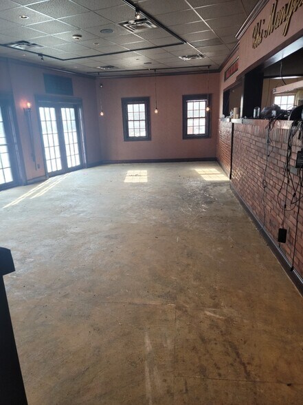 More Photos Of 411 N Salina St, Syracuse Specialty For Sale