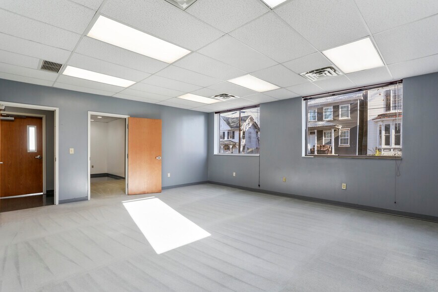 More Photos Of 103 W Main St, Hedgesville Office For Lease