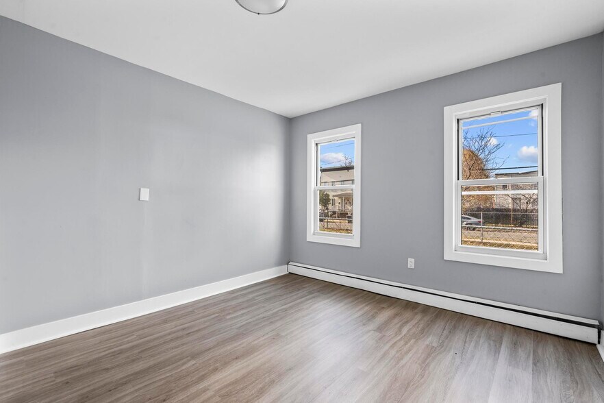 More Photos Of 746 Maple St, Bridgeport Apartments For Sale