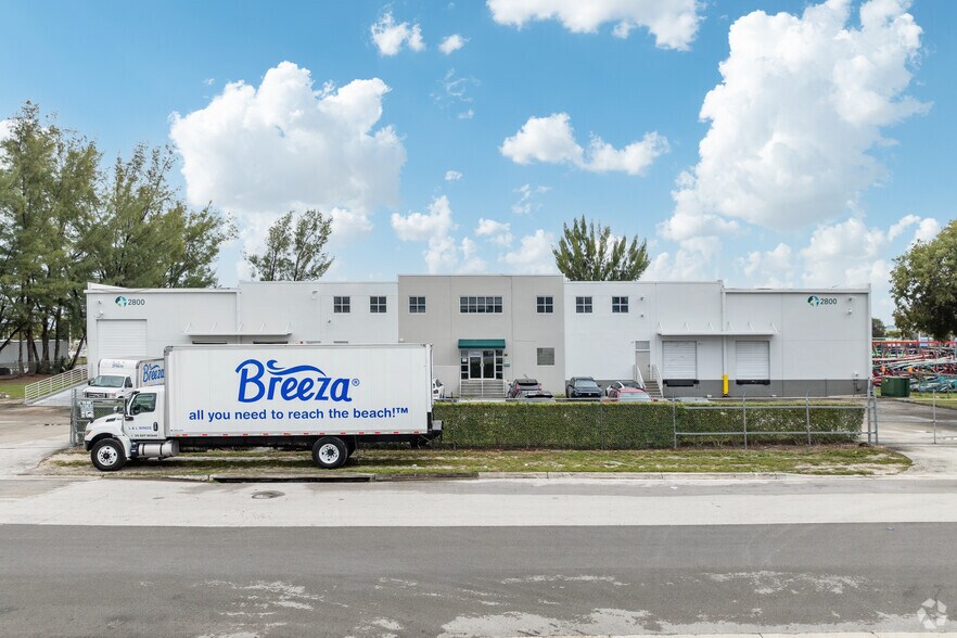 More Photos Of 2800 NW 125th St, Miami Warehouse For Lease