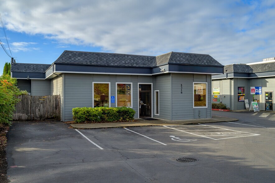More Photos Of 2316 E Portland Rd, Newberg Storefront Retail Office For Sale