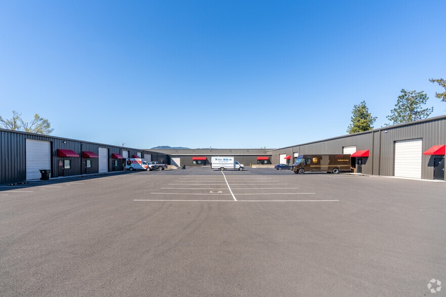 More Photos Of 3400 Main St, Springfield Warehouse For Lease