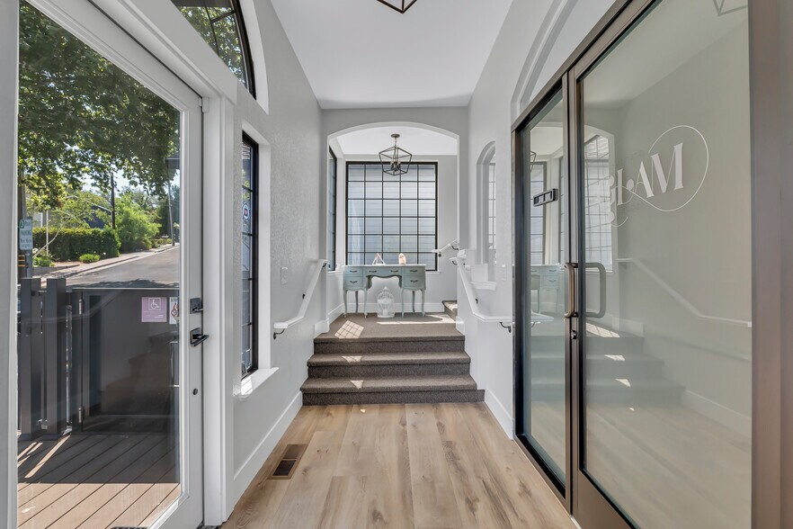 More Photos Of 160 Cherry Ave, Auburn Office Residential For Sale