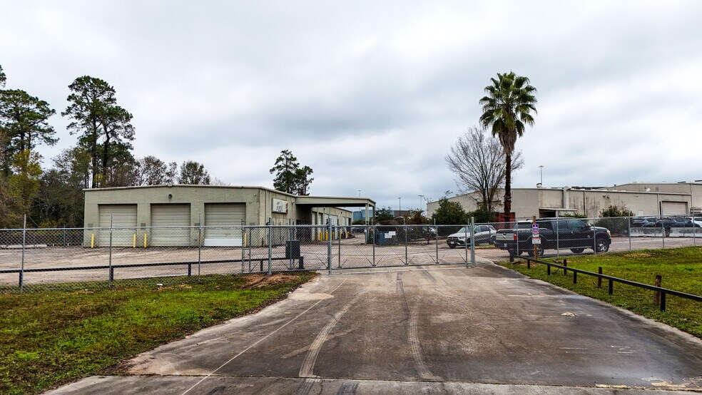 More Photos Of 80 Sorters McClellan rd, Kingwood Warehouse For Sale