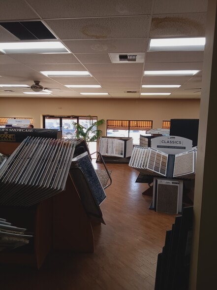 More Photos Of 4608 District Blvd, Bakersfield Warehouse For Sale