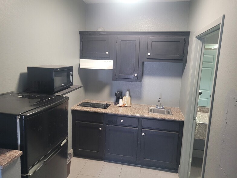 More Photos Of 9232 N Highway 146, Baytown Trailer Camper Park For Sale