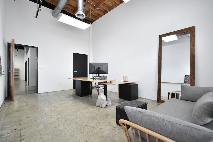 More Photos Of 1738-1740 Cordova St, Los Angeles Showroom For Lease