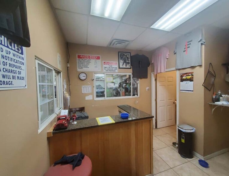 More Photos Of 1401-1403 N 25th Ave, Melrose Park Freestanding For Sale