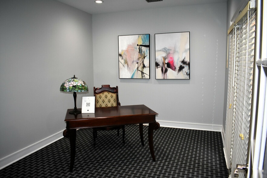 More Photos Of 1019 S Perry St, Montgomery Office For Sale