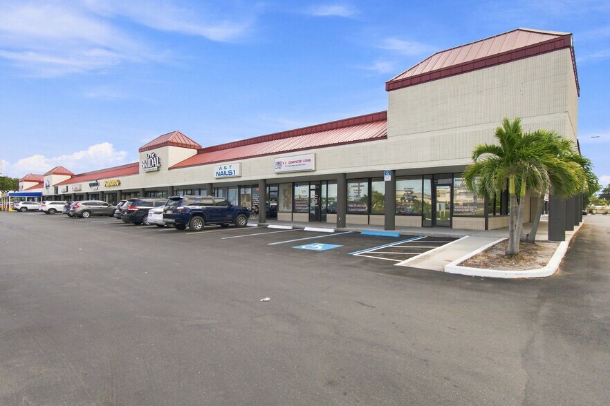 More Photos Of 14100 US Highway 19 N, Clearwater Unknown For Lease