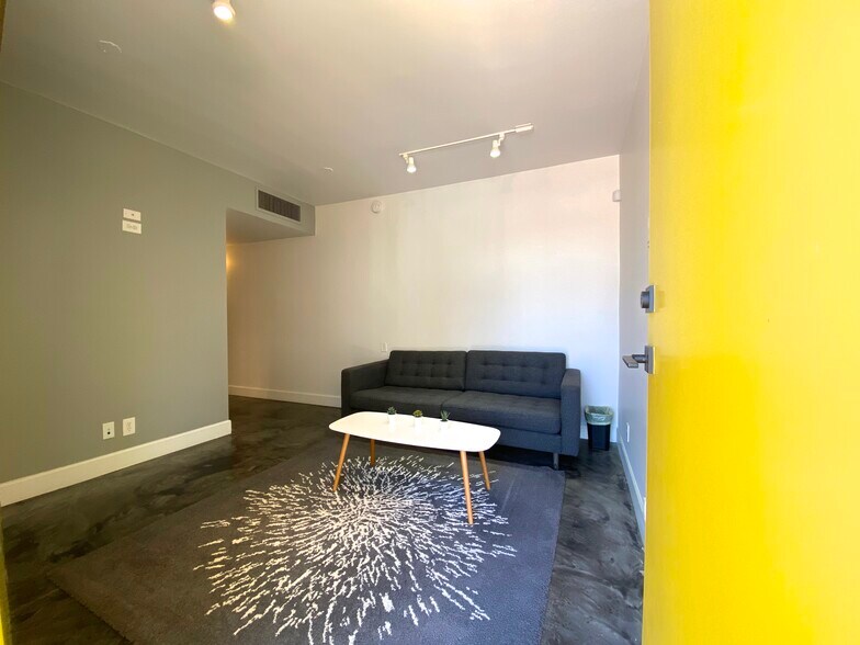 More Photos Of 4331 N 12th St, Phoenix Office Residential For Lease