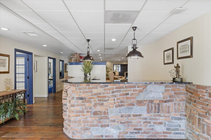 More Photos Of 235 Union St NE, Salem Office For Sale