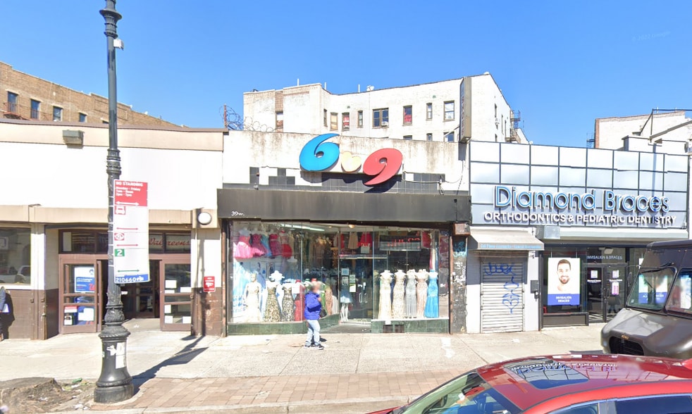 Primary Photo Of 39 W Fordham Rd, Bronx Storefront For Lease