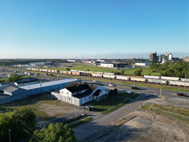 More Photos Of 7701 Saint Bernard Hwy, Arabi Office For Sale