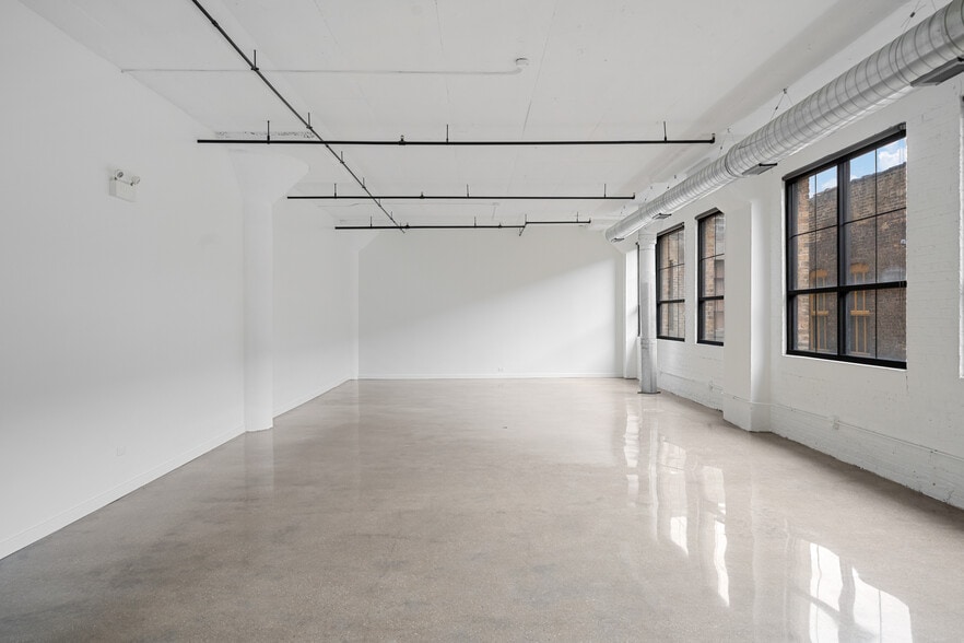 More Photos Of 1001 N North Branch St, Chicago Flex For Lease