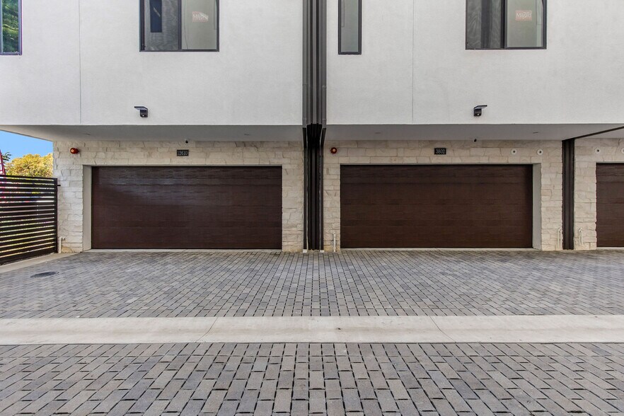 More Photos Of 12610 Venice Blvd, Los Angeles Apartments For Sale