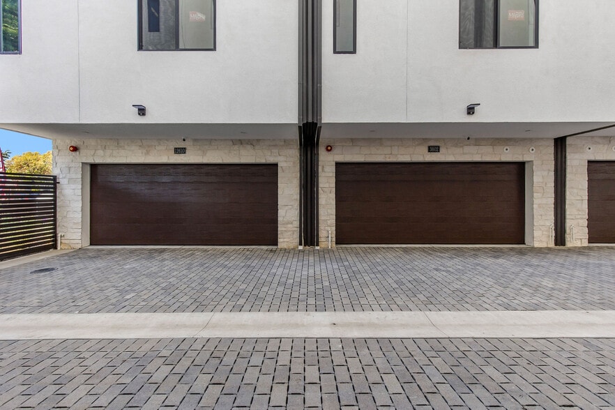 More Photos Of 12610 Venice Blvd, Los Angeles Apartments For Sale