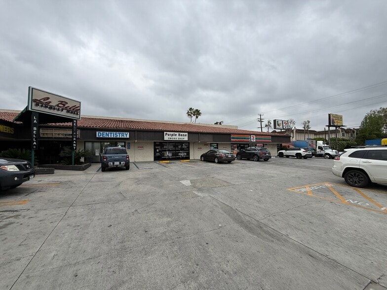 Primary Photo Of 10317-10321 Zelzah Ave, Northridge Unknown For Lease