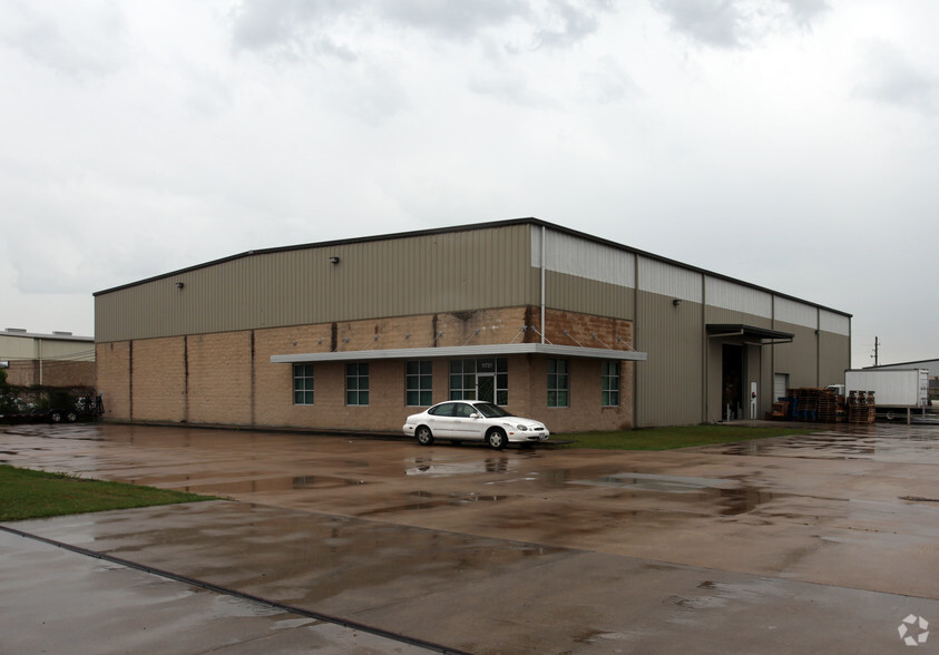 Primary Photo Of 11721 Tanner Rd, Houston Warehouse For Lease