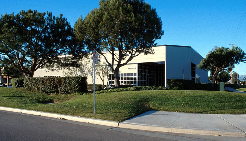 More Photos Of 1741 Fiske Pl, Oxnard Warehouse For Sale